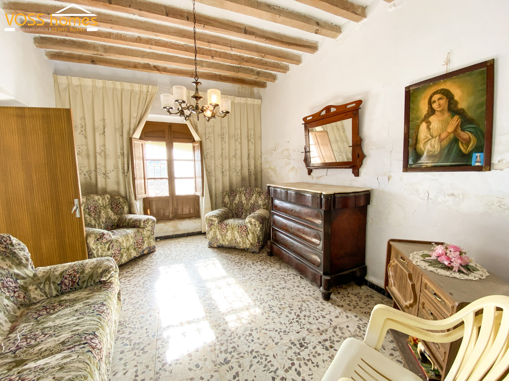 VH1422: Stadthaus zu verkaufen im Zurgena Bereich