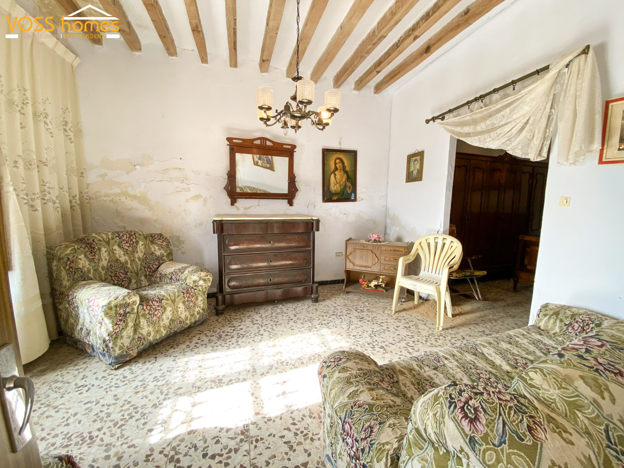 VH1422: Stadthaus zu verkaufen im Zurgena Bereich