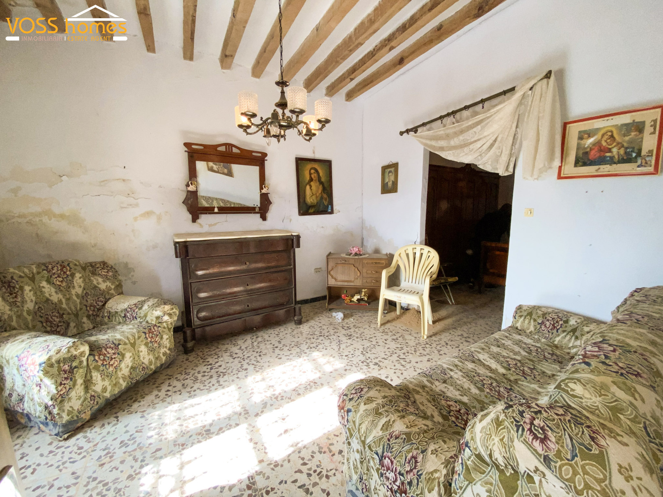 VH1422: Stadthaus zu verkaufen im Zurgena Bereich