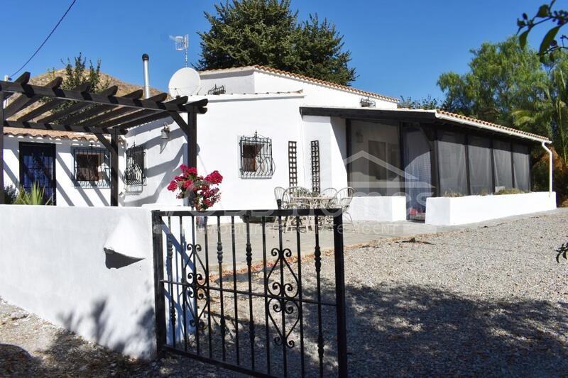 Casa Fuente in the Huércal-Overa Countryside