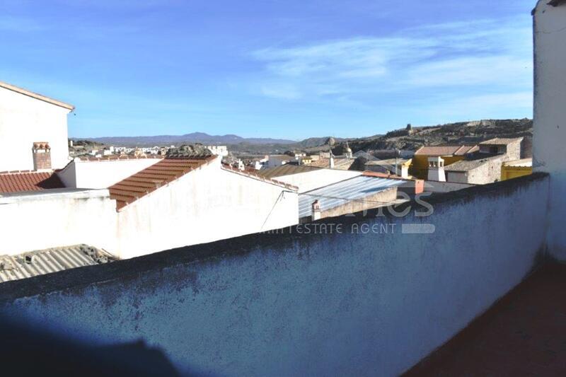 VH1961: Casa Flor, Городской дом продается в Zurgena, Almería