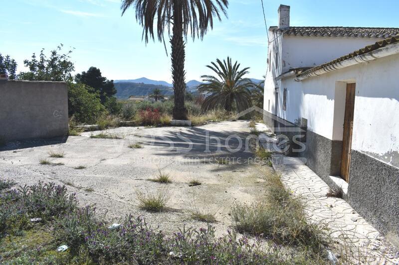 VH1981: Country House / Cortijo for Sale in La Alfoquia Area