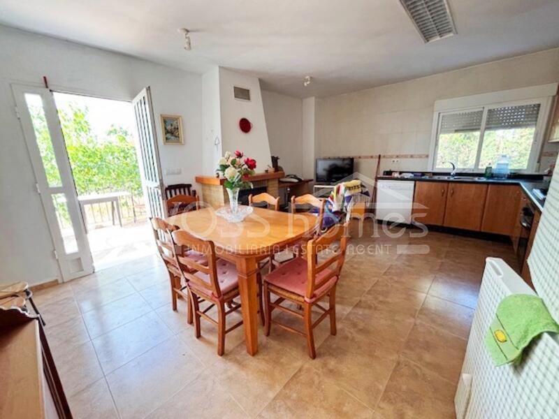 VH2000: Villa for Sale in Huércal-Overa Villages