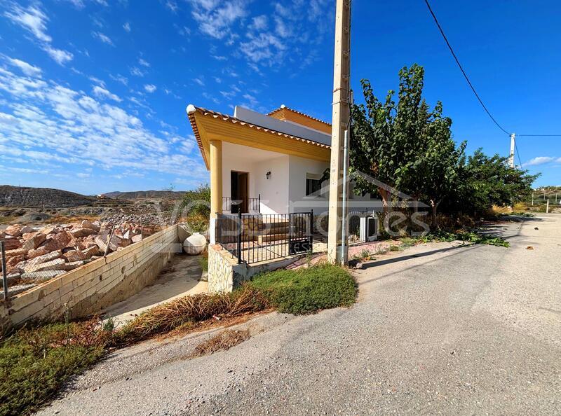 VH2000: Villa for Sale in Huércal-Overa Villages