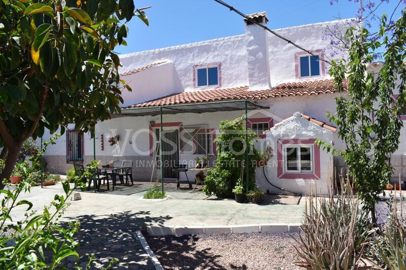 VH2027: Casa del Pintor, Country House / Cortijo for Sale in Huércal-Overa, Almería
