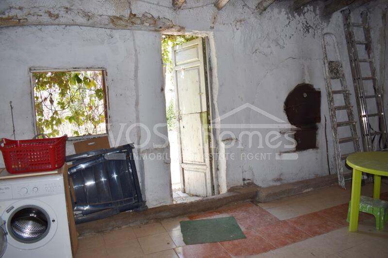 VH2027: Country House / Cortijo for Sale in Huércal-Overa Countryside