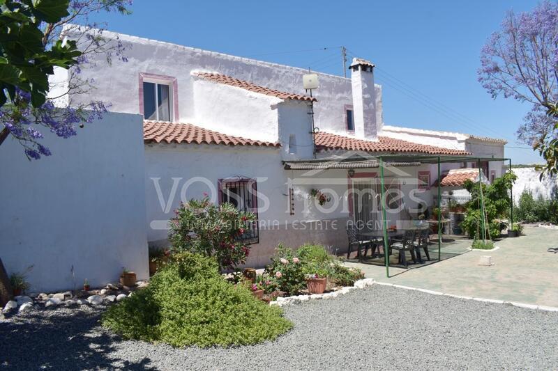 VH2027: Casa del Pintor, Country House / Cortijo for Sale in Huércal-Overa, Almería