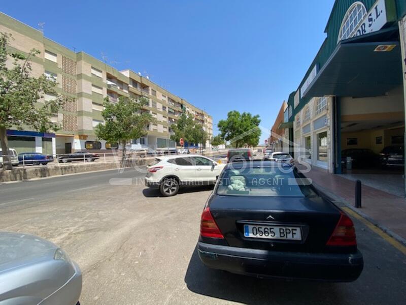 VH2057: Commercial for Sale in Huércal-Overa Town