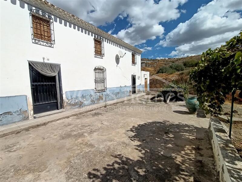 VH2081: Country House / Cortijo for Sale in Huércal-Overa Countryside