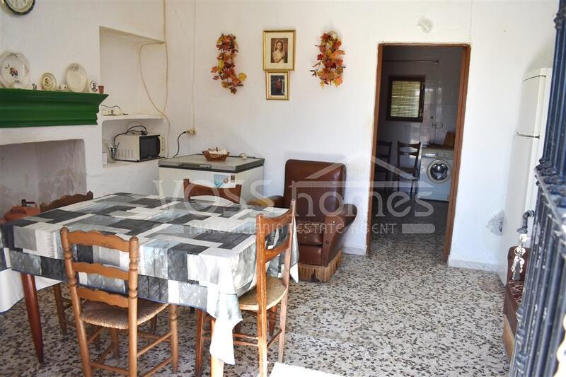 VH2081: Country House / Cortijo for Sale in Huércal-Overa Countryside