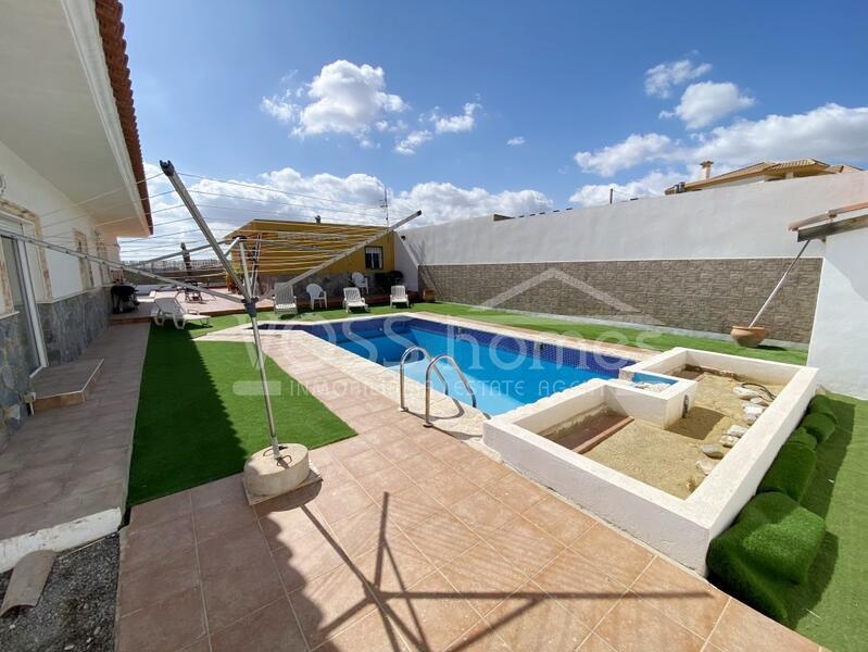 VH2087: Villa for Sale in La Alfoquia Area