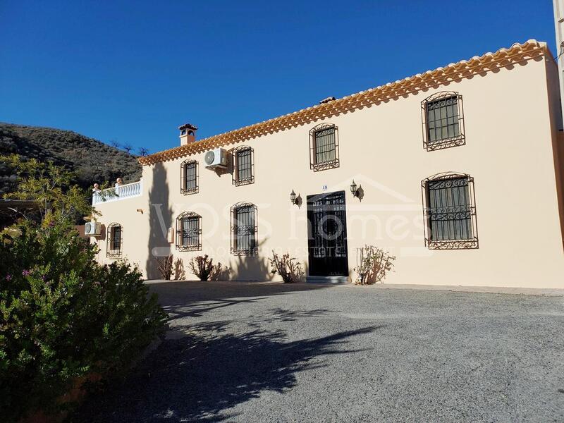 VH2240: Cortijo Ardilla y Sapo, Деревенский дом продается в Huércal-Overa, Almería