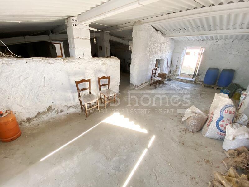 VH2250: Country House / Cortijo for Sale in Huércal-Overa Countryside