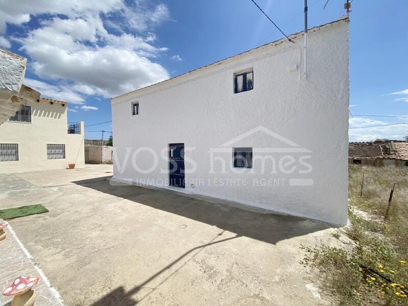 VH2322: Country House / Cortijo for Sale in Huércal-Overa Countryside