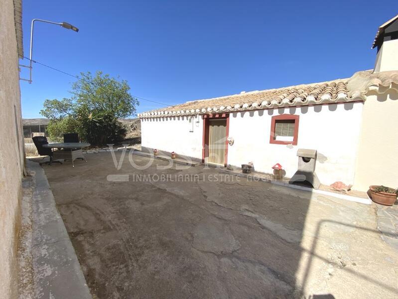 VH2322: Country House / Cortijo for Sale in Huércal-Overa Countryside