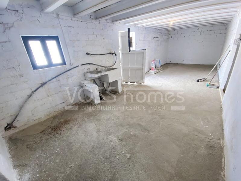 VH2322: Country House / Cortijo for Sale in Huércal-Overa Countryside