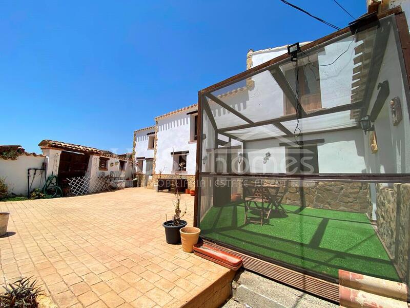VH2494: Country House / Cortijo for Sale in Huércal-Overa Countryside