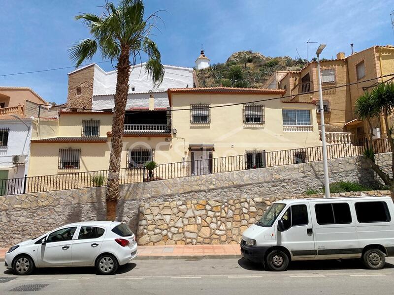VH2575: 4 Bedroom Townhouse for Sale VH2575: 4 Bedroom Townhouse for Sale