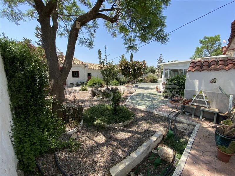 VH2588: Country House / Cortijo for Sale in Huércal-Overa Countryside