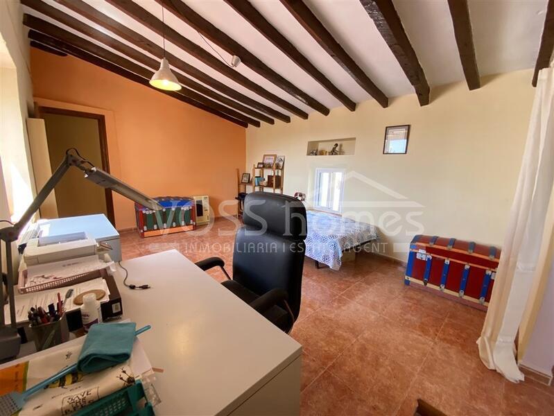 VH2588: Country House / Cortijo for Sale in Huércal-Overa Countryside