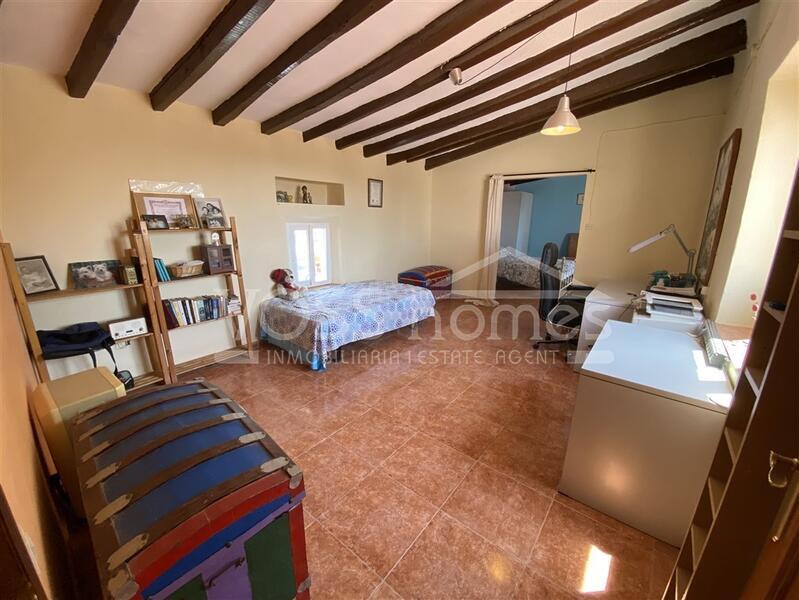 VH2588: Country House / Cortijo for Sale in Huércal-Overa Countryside