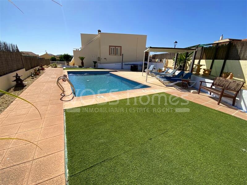 VH2625: Villa for Sale in La Alfoquia Area