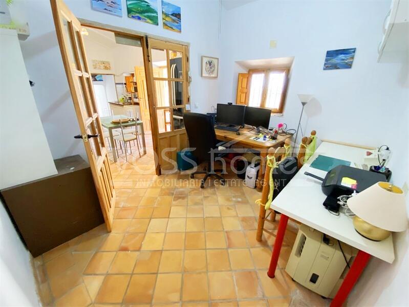 VH2641: Country House / Cortijo for Sale in Huércal-Overa Countryside