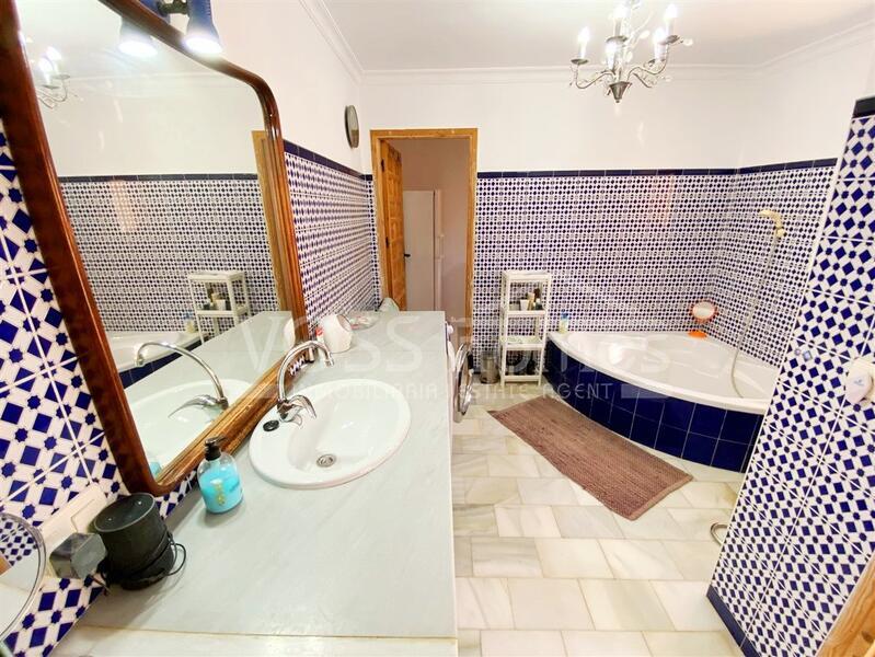 VH2641: Country House / Cortijo for Sale in Huércal-Overa Countryside