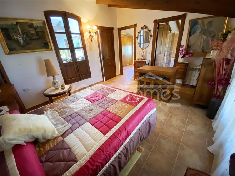 VH2651: Villa for Sale in La Alfoquia Area