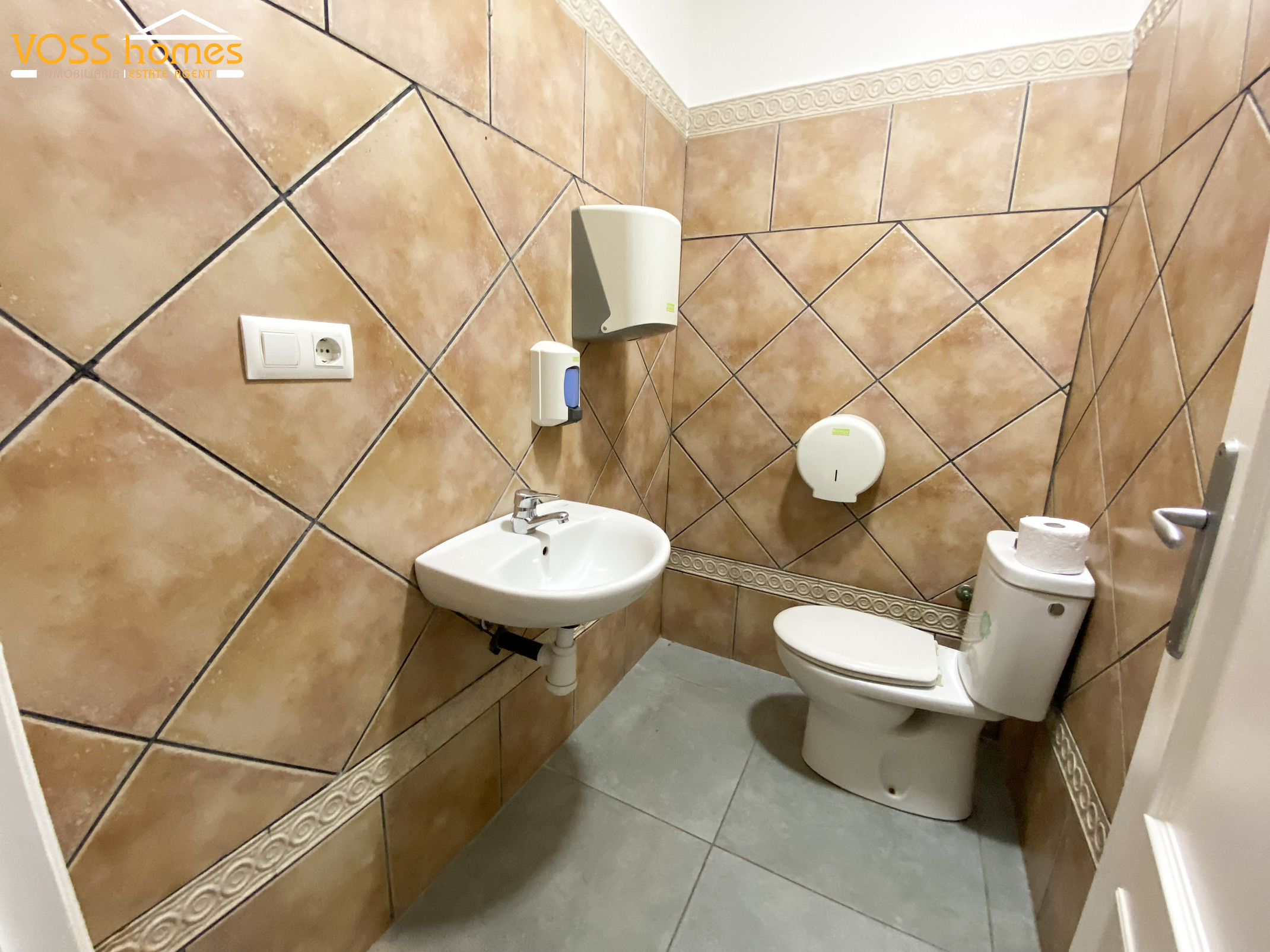 VH2853: Commercial for Sale in La Alfoquia Area